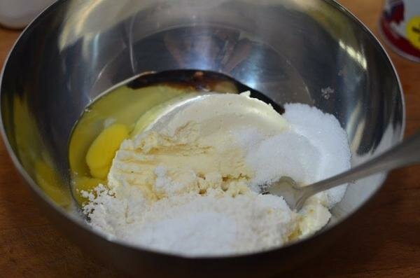 Рецепт творожного пирога с вишней в мультиварке