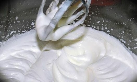 Пошаговый рецепт бисквитного торта с творожным кремом