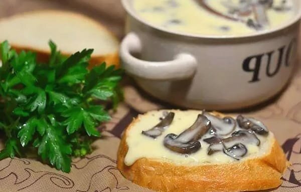 грибы и сыр из творога